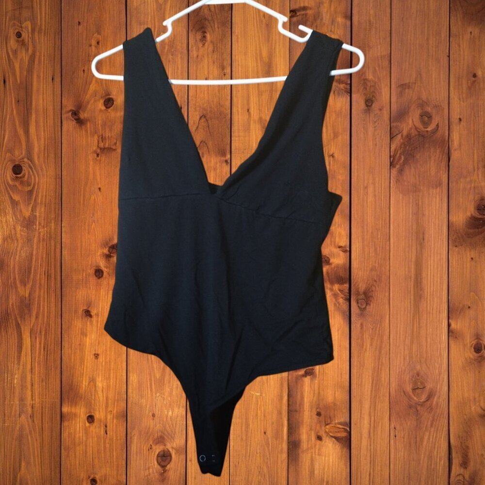 Little Black Bodysuit Size Large V-Neck Black Sleeveless Bodysuit Classic